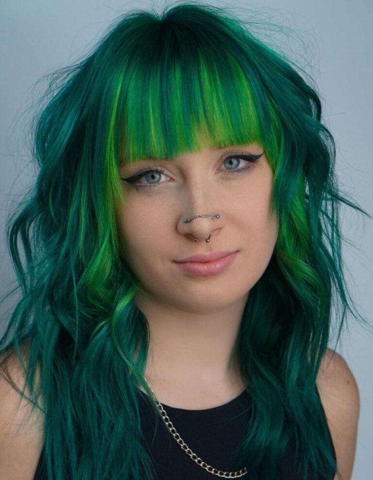 15 Green Hair Color Ideas for Head-Turning Transformations