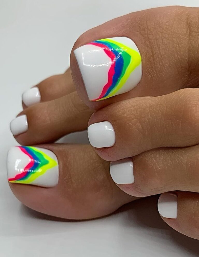 60+ Dazzling Summer Pedicure Ideas for More Fun in the Sun