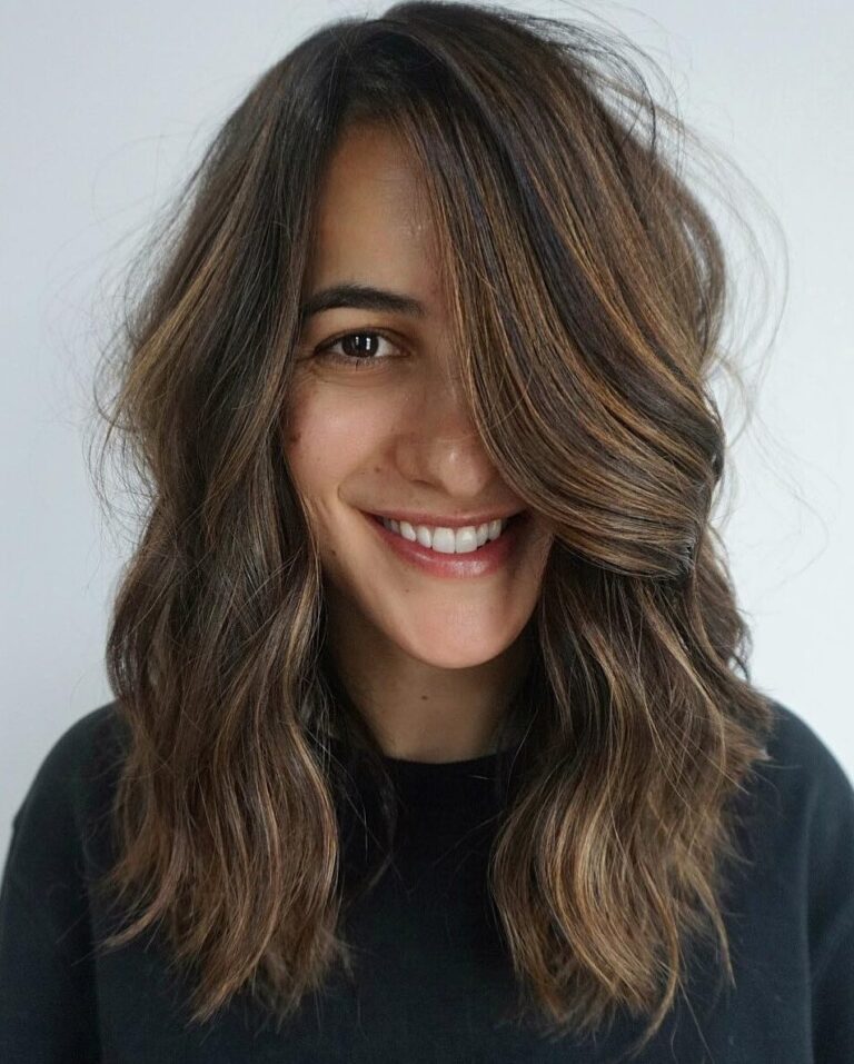 30 Chic Hairstyles and Haircuts for Women with Long Faces to Nail ASAP